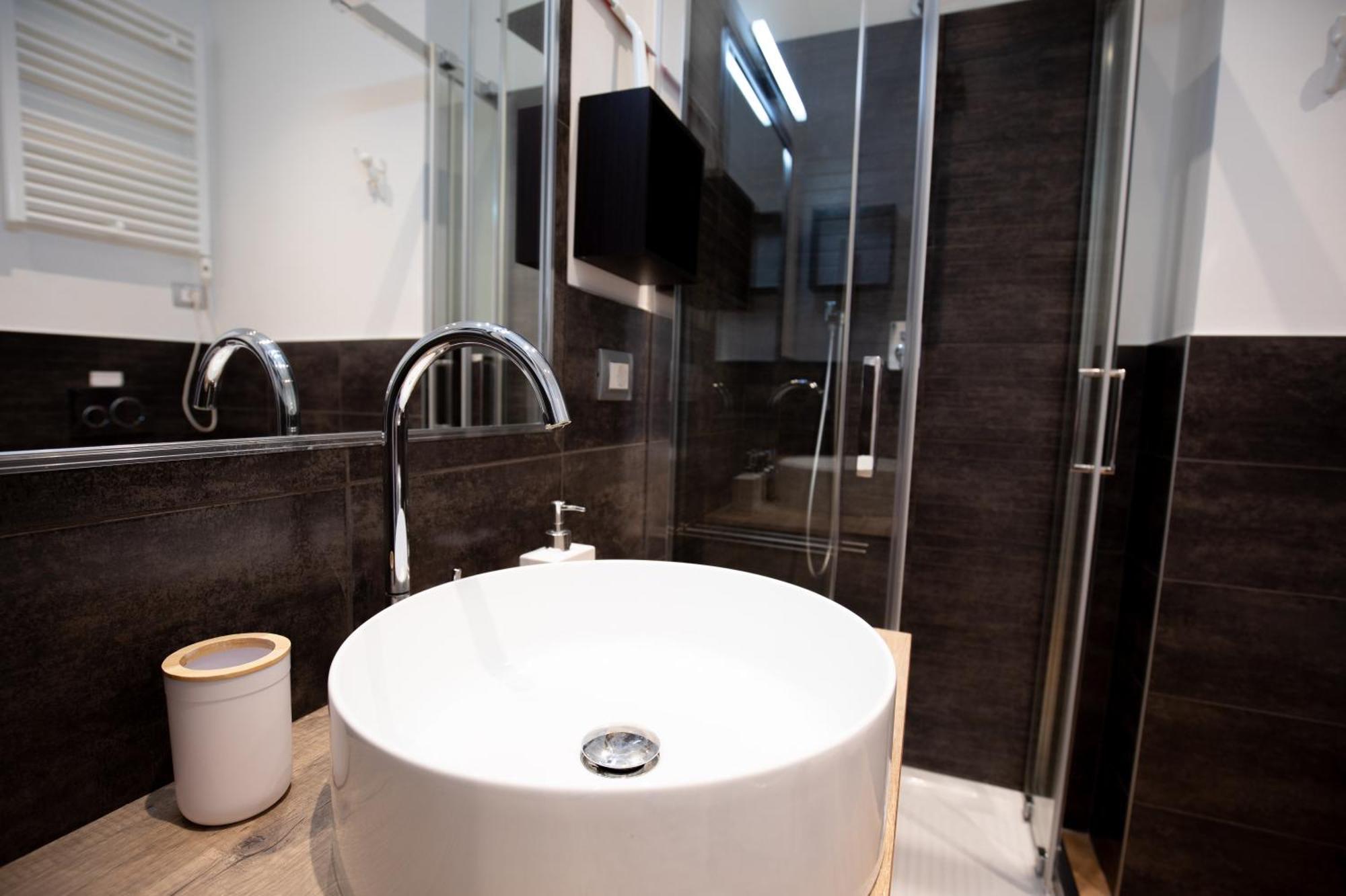 Vinhome Bilocale Con Garage Privato Alba Centro Екстер'єр фото