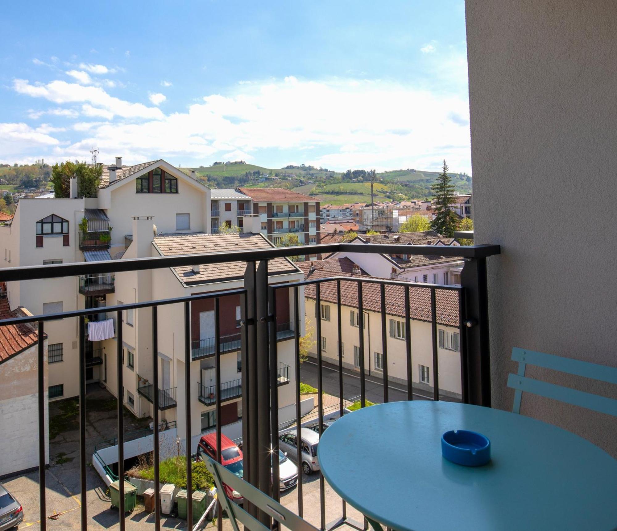 Vinhome Bilocale Con Garage Privato Alba Centro Екстер'єр фото