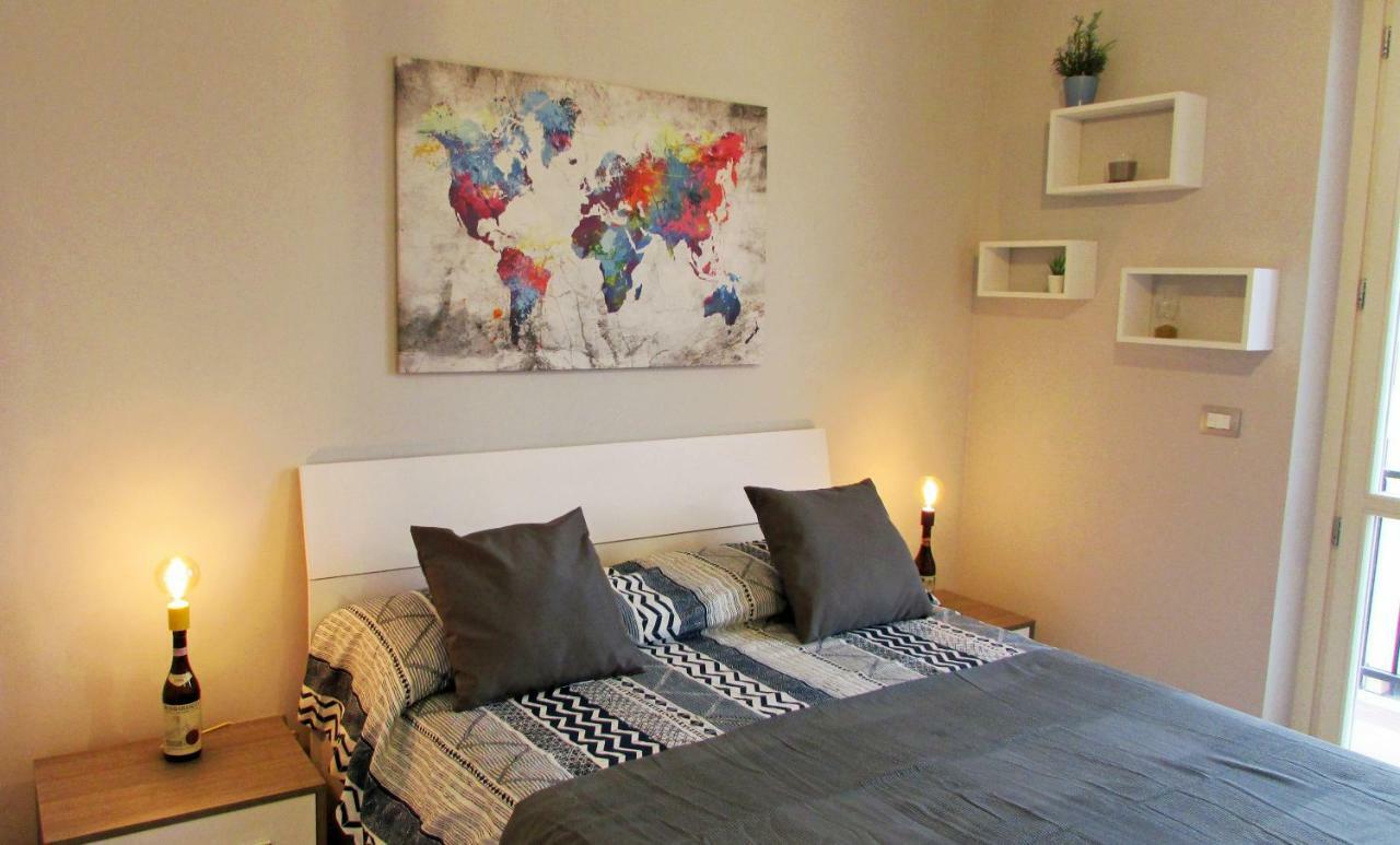 Vinhome Bilocale Con Garage Privato Alba Centro Екстер'єр фото