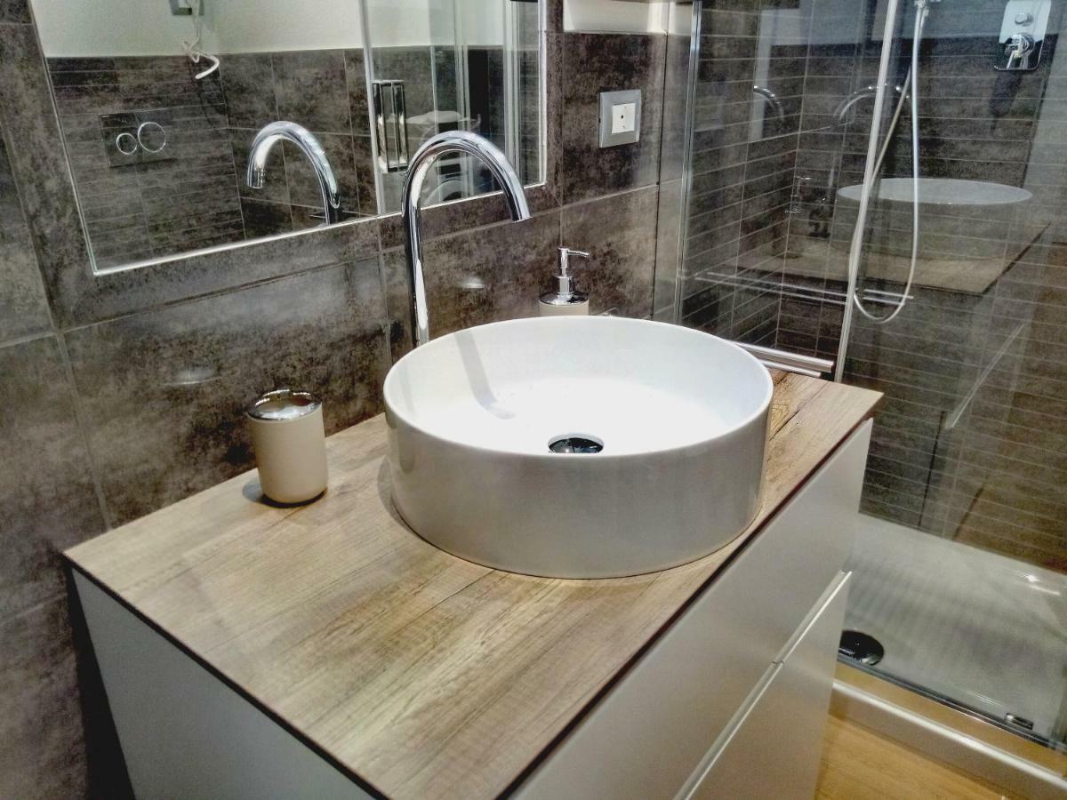 Vinhome Bilocale Con Garage Privato Alba Centro Екстер'єр фото